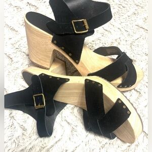 Loft Black Suede Ankle Strap Chunky Wooden Sandals Classy Chic
Women’s Size 10